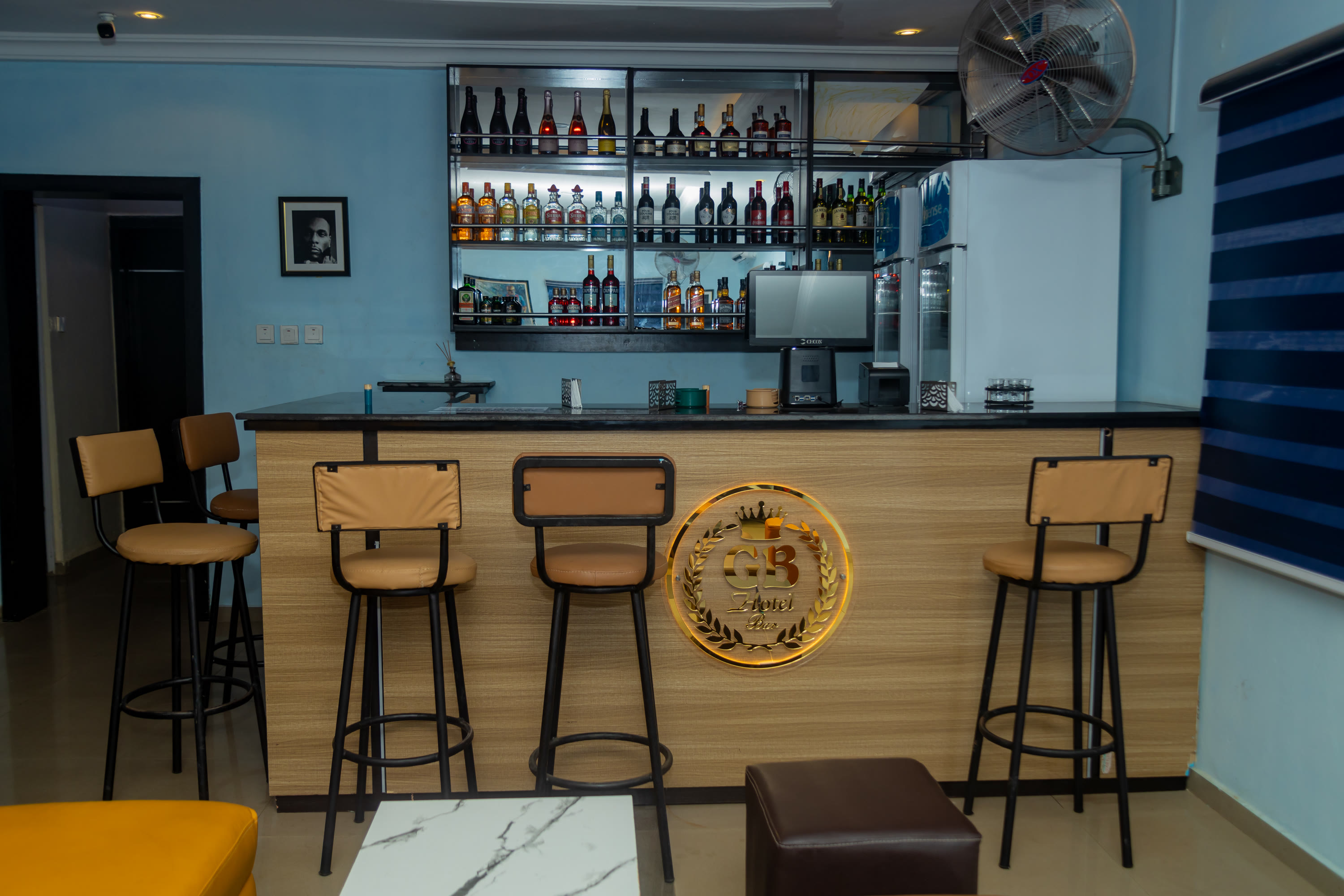 Bar — bar 4