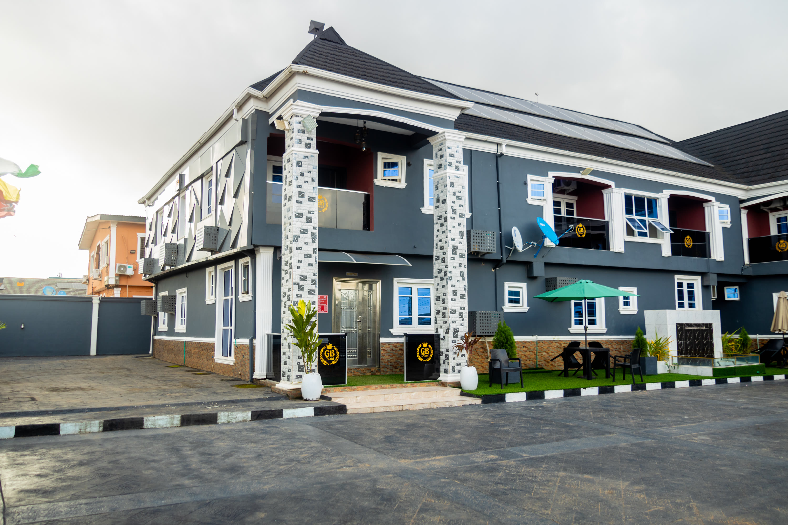 Building — front face 2